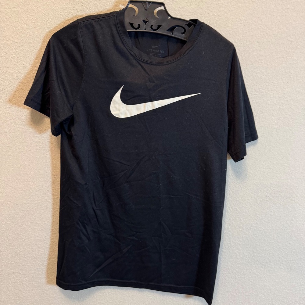 Kids Nike Swoosh‎ Logo Black T Shirt Tee Dri Fit Athletic Performance Size S